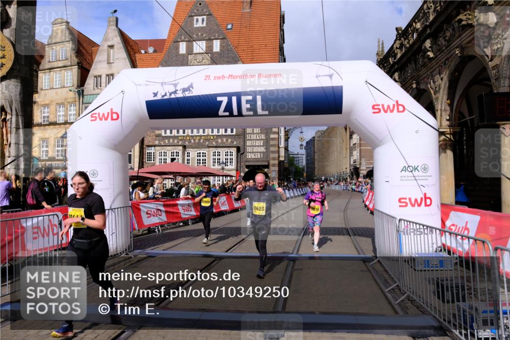 13.09.2026 - 21. swb-Marathon Bremen Tim E. http://msf.ph/oto/10349250 13.09.2026 11:22:40 Ziel 10710, 10968, 11423, 11579, 12444 meine-sportfotos.de