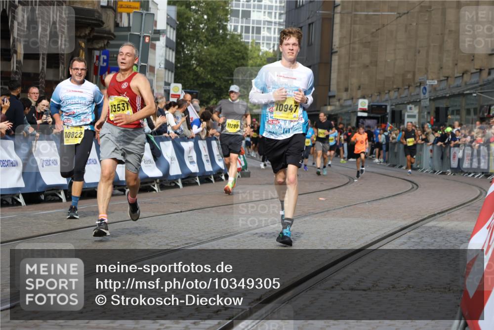 13.09.2026 - 21. swb-Marathon Bremen Strokosch-Dieckow http://msf.ph/oto/10349305 13.09.2026 10:54:09 Ziel 10141, 10174, 10227, 10255, 10478, 10579, 10684, 10685, 10708, 10838, 10905, 11206, 11489, 11502, 11596, 11950, 12075, 12244, 12331, 12341, 12356, 12405, 12435, 12492, 12515, 13597, 10359, 10503, 10577, 10631, 10749, 10837, 10884, 10996, 11099, 11118, 11361, 11476, 11765, 11843, 11989, 11998 meine-sportfotos.de