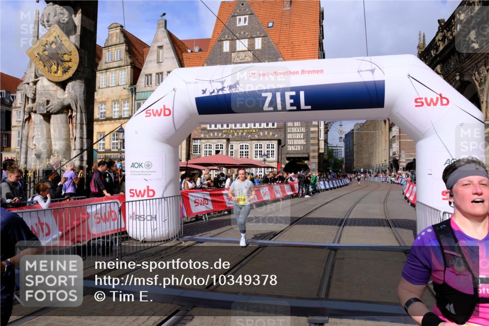 13.09.2026 - 21. swb-Marathon Bremen Tim E. http://msf.ph/oto/10349378 13.09.2026 11:22:43 Ziel 10710, 10968, 11423, 11579, 12444 meine-sportfotos.de