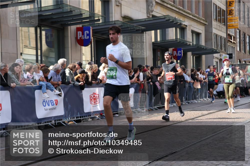 13.09.2026 - 21. swb-Marathon Bremen Strokosch-Dieckow http://msf.ph/oto/10349485 13.09.2026 13:31:19 Ziel 310, 922, 1600, 2602, 2707, 3115, 3152, 3239, 3244, 3278, 3343, 3392, 3579, 3858, 3859, 3989, 4164, 4258, 4273, 4692, 4889, 4998, 5158, 5363, 5426, 5504, 5899, 6039, 6062, 6100, 6147, 6193, 6213, 6354, 6581, 6602, 6968, 6971, 7032, 7260, 7608, 7941, 7964, 8042, 8078, 8166, 8205, 8206, 8239, 8364, 8495, 8522, 9033, 9155, 9188, 9293, 9568, 9903, 9914, 13151, 13231, 217, 1398, 1479, 1627, 2244, 2513, 2602, 2802, 2902, 3396, 3762, 3800, 4477, 6307, 7198, 7798, 8543 meine-sportfotos.de