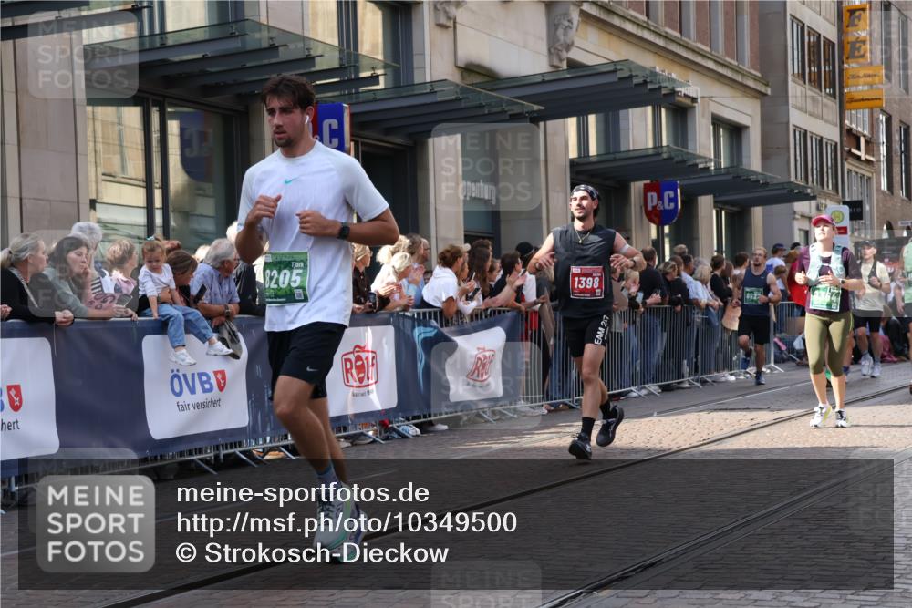 13.09.2026 - 21. swb-Marathon Bremen Strokosch-Dieckow http://msf.ph/oto/10349500 13.09.2026 13:31:19 Ziel 310, 922, 1600, 2602, 2707, 3115, 3152, 3239, 3244, 3278, 3343, 3392, 3579, 3858, 3859, 3989, 4164, 4258, 4273, 4692, 4889, 4998, 5158, 5363, 5426, 5504, 5899, 6039, 6062, 6100, 6147, 6193, 6213, 6354, 6581, 6602, 6968, 6971, 7032, 7260, 7608, 7941, 7964, 8042, 8078, 8166, 8205, 8206, 8239, 8364, 8495, 8522, 9033, 9155, 9188, 9293, 9568, 9903, 9914, 13151, 13231, 217, 1398, 1479, 1627, 2244, 2513, 2602, 2802, 2902, 3396, 3762, 3800, 4477, 6307, 7198, 7798, 8543 meine-sportfotos.de