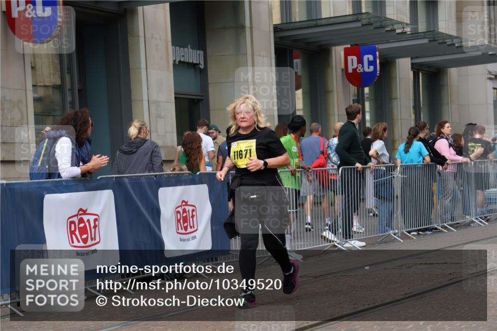 13.09.2026 - 21. swb-Marathon Bremen Strokosch-Dieckow http://msf.ph/oto/10349520 13.09.2026 11:12:42 Ziel 10483, 10804, 10893, 11048, 11357, 11606, 11627, 11671, 11832, 12050, 12060, 12393, 12418, 12423, 10213, 10354, 10406, 10743, 10874, 10875, 10909, 11090, 11657, 11716, 12234, 12327, 12497 meine-sportfotos.de