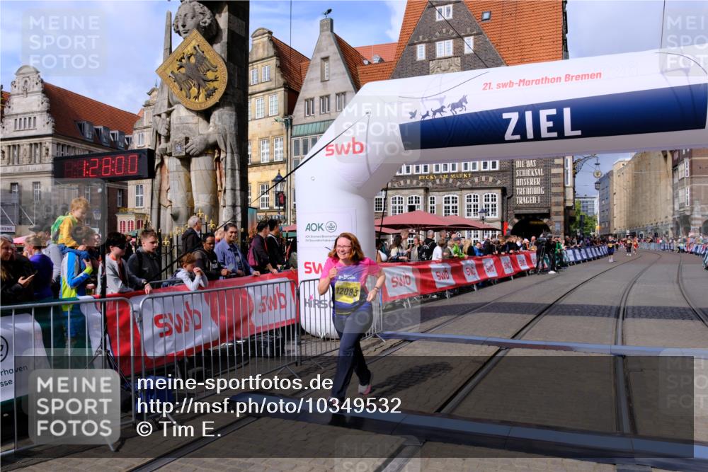 13.09.2026 - 21. swb-Marathon Bremen Tim E. http://msf.ph/oto/10349532 13.09.2026 11:23:17 Ziel 12083 meine-sportfotos.de