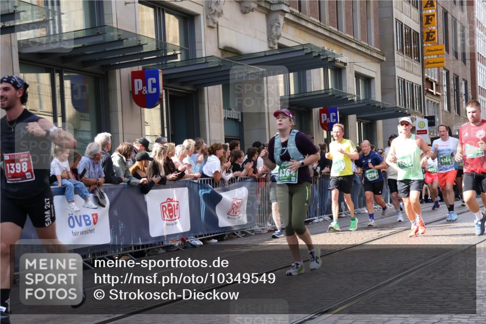 13.09.2026 - 21. swb-Marathon Bremen Strokosch-Dieckow http://msf.ph/oto/10349549 13.09.2026 13:31:21 Ziel 310, 922, 1600, 2707, 3115, 3152, 3239, 3244, 3278, 3579, 3858, 3859, 3989, 4030, 4164, 4258, 4273, 4692, 4889, 4998, 5158, 5363, 5426, 5504, 5899, 6039, 6062, 6100, 6147, 6193, 6213, 6354, 6581, 6602, 6971, 7032, 7260, 7608, 7790, 7941, 7964, 8042, 8078, 8166, 8205, 8206, 8239, 8364, 8495, 8522, 9033, 9155, 9188, 9293, 9568, 9785, 9903, 9914, 13151, 13231, 217, 1398, 1479, 1627, 2244, 2513, 2602, 2802, 3152, 3343, 3392, 3396, 3762, 3800, 4477, 7198, 7798 meine-sportfotos.de