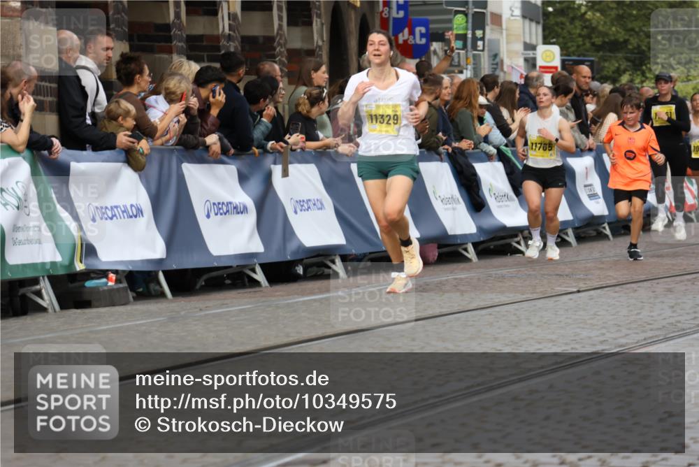 13.09.2026 - 21. swb-Marathon Bremen Strokosch-Dieckow http://msf.ph/oto/10349575 13.09.2026 10:54:15 Ziel 10255, 10579, 10684, 10685, 10708, 10822, 10947, 11010, 11206, 11489, 11596, 11950, 12075, 12244, 12356, 12405, 12435, 12492, 12515, 13531, 10067, 10146, 10359, 10410, 10503, 10577, 10631, 10749, 10765, 10837, 10884, 11039, 11099, 11118, 11593, 11843, 12265, 12328, 12467 meine-sportfotos.de
