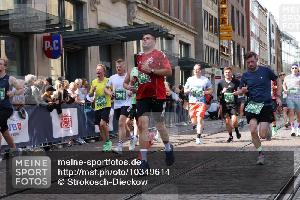 13.09.2026 - 21. swb-Marathon Bremen Strokosch-Dieckow http://msf.ph/oto/10349614 13.09.2026 13:31:23 Ziel 310, 578, 846, 922, 1600, 3115, 3205, 3239, 3244, 3278, 3579, 3858, 3859, 3989, 4030, 4164, 4258, 4273, 4692, 4889, 4998, 5158, 5325, 5363, 5426, 5899, 6039, 6062, 6100, 6193, 6213, 6354, 6581, 6602, 6971, 7032, 7242, 7260, 7608, 7790, 7941, 7964, 8042, 8078, 8166, 8205, 8206, 8239, 8364, 8495, 8522, 9016, 9033, 9155, 9188, 9293, 9568, 9785, 9903, 9914, 13151, 13231, 217, 1398, 1627, 2244, 2513, 2602, 2707, 2802, 3152, 3343, 3392, 3396, 3579, 3762, 3800, 4477, 7798 meine-sportfotos.de