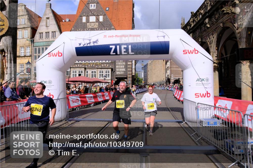 13.09.2026 - 21. swb-Marathon Bremen Tim E. http://msf.ph/oto/10349709 13.09.2026 11:23:43 Ziel 10754, 10925, 11266, 11663, 12340, 12440 meine-sportfotos.de
