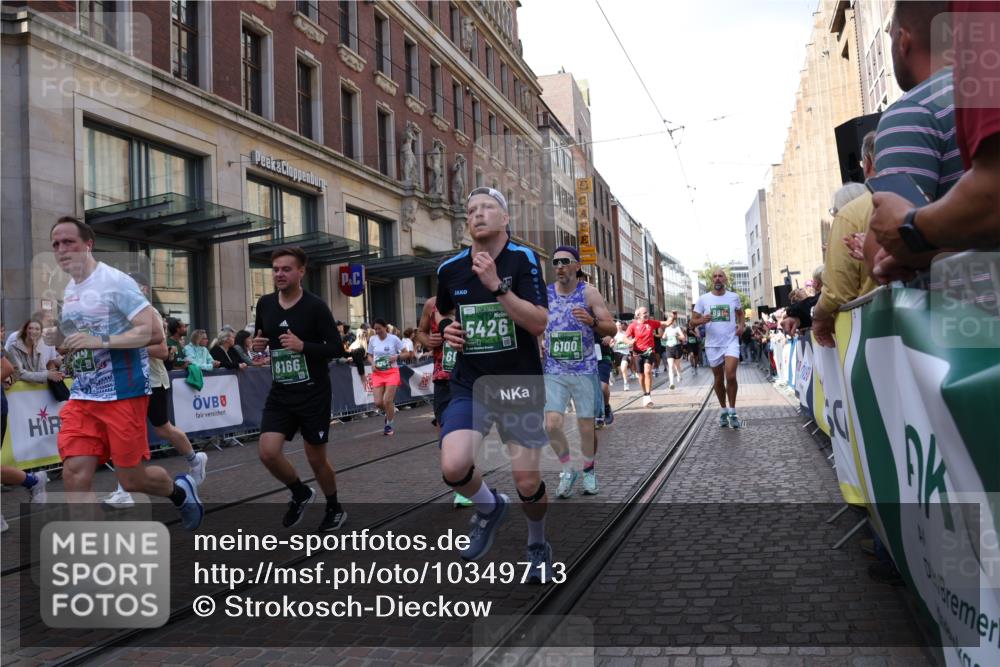 13.09.2026 - 21. swb-Marathon Bremen Strokosch-Dieckow http://msf.ph/oto/10349713 13.09.2026 13:31:26 Ziel 310, 578, 846, 1600, 3115, 3205, 3239, 3244, 3278, 3858, 3859, 3989, 4030, 4164, 4273, 4692, 4889, 4998, 5158, 5325, 5363, 5426, 5899, 6039, 6062, 6100, 6193, 6213, 6354, 6581, 6602, 7032, 7242, 7260, 7608, 7790, 7941, 7964, 8042, 8048, 8078, 8166, 8205, 8206, 8247, 8364, 8495, 8522, 8970, 9016, 9033, 9188, 9293, 9568, 9785, 9903, 9914, 13151, 13231, 217, 922, 1398, 1627, 2244, 2513, 2602, 2707, 2802, 3152, 3343, 3392, 3396, 3579, 3762, 4258, 4477 meine-sportfotos.de