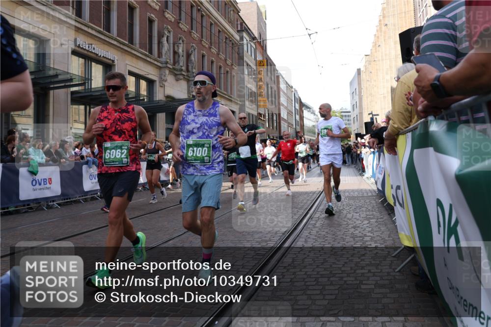 13.09.2026 - 21. swb-Marathon Bremen Strokosch-Dieckow http://msf.ph/oto/10349731 13.09.2026 13:31:26 Ziel 310, 578, 846, 1600, 3115, 3205, 3239, 3244, 3278, 3858, 3859, 3989, 4030, 4164, 4273, 4692, 4889, 4998, 5158, 5325, 5363, 5426, 5899, 6039, 6062, 6100, 6193, 6213, 6354, 6581, 6602, 7032, 7242, 7260, 7608, 7790, 7941, 7964, 8042, 8048, 8078, 8166, 8205, 8206, 8247, 8364, 8495, 8522, 8970, 9016, 9033, 9188, 9293, 9568, 9785, 9903, 9914, 13151, 13231, 217, 922, 1398, 1627, 2244, 2513, 2602, 2707, 2802, 3152, 3343, 3392, 3396, 3579, 3762, 4258, 4477 meine-sportfotos.de