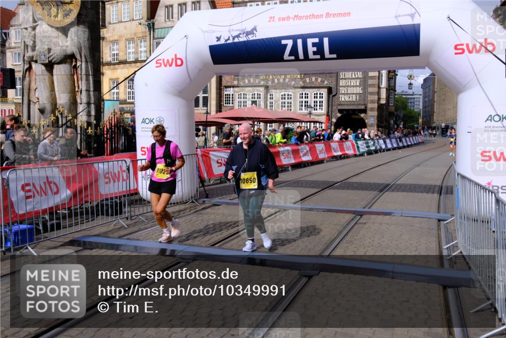 13.09.2026 - 21. swb-Marathon Bremen Tim E. http://msf.ph/oto/10349991 13.09.2026 11:31:51 Ziel  meine-sportfotos.de