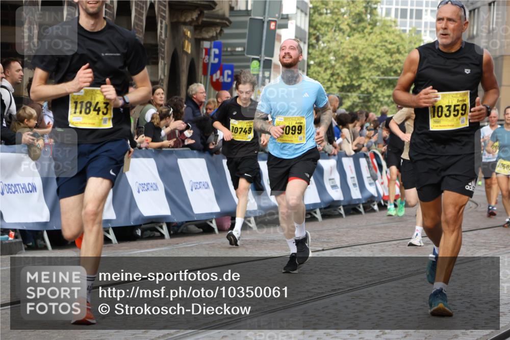 13.09.2026 - 21. swb-Marathon Bremen Strokosch-Dieckow http://msf.ph/oto/10350061 13.09.2026 10:54:27 Ziel 10822, 10947, 10996, 11010, 11290, 11329, 11361, 11476, 11765, 11843, 11989, 11998, 12075, 12356, 12435, 13531, 10067, 10146, 10410, 10608, 10704, 10765, 11039, 11174, 11389, 11593, 11874, 12038, 12467, 12519, 13526 meine-sportfotos.de