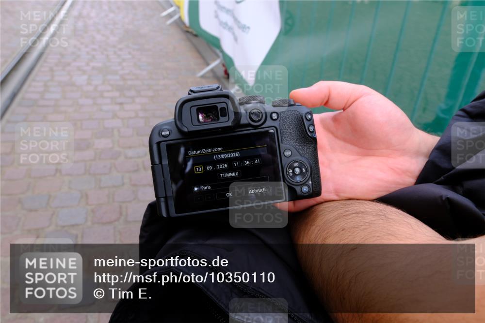 13.09.2026 - 21. swb-Marathon Bremen Tim E. http://msf.ph/oto/10350110 13.09.2026 11:37:12 Ziel  meine-sportfotos.de