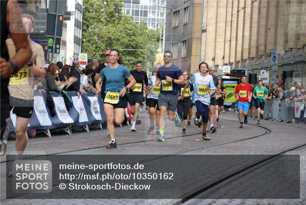 13.09.2026 - 21. swb-Marathon Bremen Strokosch-Dieckow http://msf.ph/oto/10350162 13.09.2026 10:54:29 Ziel 10359, 10822, 10947, 10996, 11010, 11118, 11290, 11329, 11361, 11476, 11765, 11843, 11989, 11998, 12356, 12435, 13531, 10410, 10589, 10608, 10704, 11039, 11040, 11174, 11389, 11874, 12038, 12519, 13526 meine-sportfotos.de