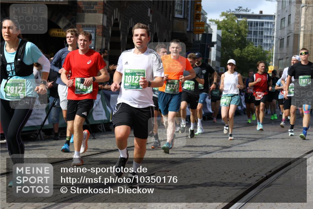 13.09.2026 - 21. swb-Marathon Bremen Strokosch-Dieckow http://msf.ph/oto/10350176 13.09.2026 13:29:17 Ziel 394, 430, 565, 687, 722, 725, 936, 1014, 1274, 1688, 2070, 2223, 2276, 2378, 2851, 2891, 3419, 3444, 3665, 3938, 4590, 5225, 5267, 5531, 5691, 5865, 6099, 6817, 6937, 6955, 7134, 8984, 8985, 9562, 13174, 132, 1083, 1365, 1387, 2076, 2301, 2742, 2957, 3258, 3721, 3846, 4541, 5244, 5599, 6103, 6499, 6690, 7013, 7426, 7631, 7649, 8007, 8009, 8066, 8099, 8277, 8338, 8675, 8831, 9889 meine-sportfotos.de
