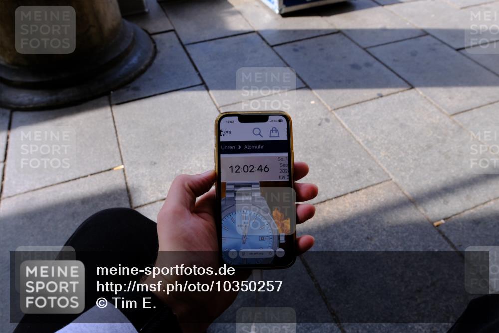 13.09.2026 - 21. swb-Marathon Bremen Tim E. http://msf.ph/oto/10350257 13.09.2026 12:03:05 Ziel  meine-sportfotos.de