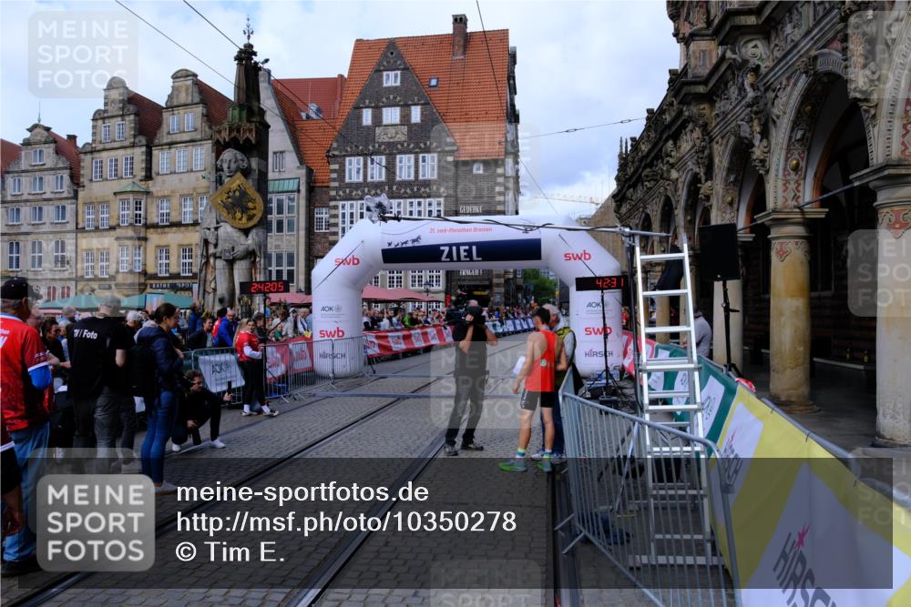 13.09.2026 - 21. swb-Marathon Bremen Tim E. http://msf.ph/oto/10350278 13.09.2026 12:12:54 Ziel  meine-sportfotos.de