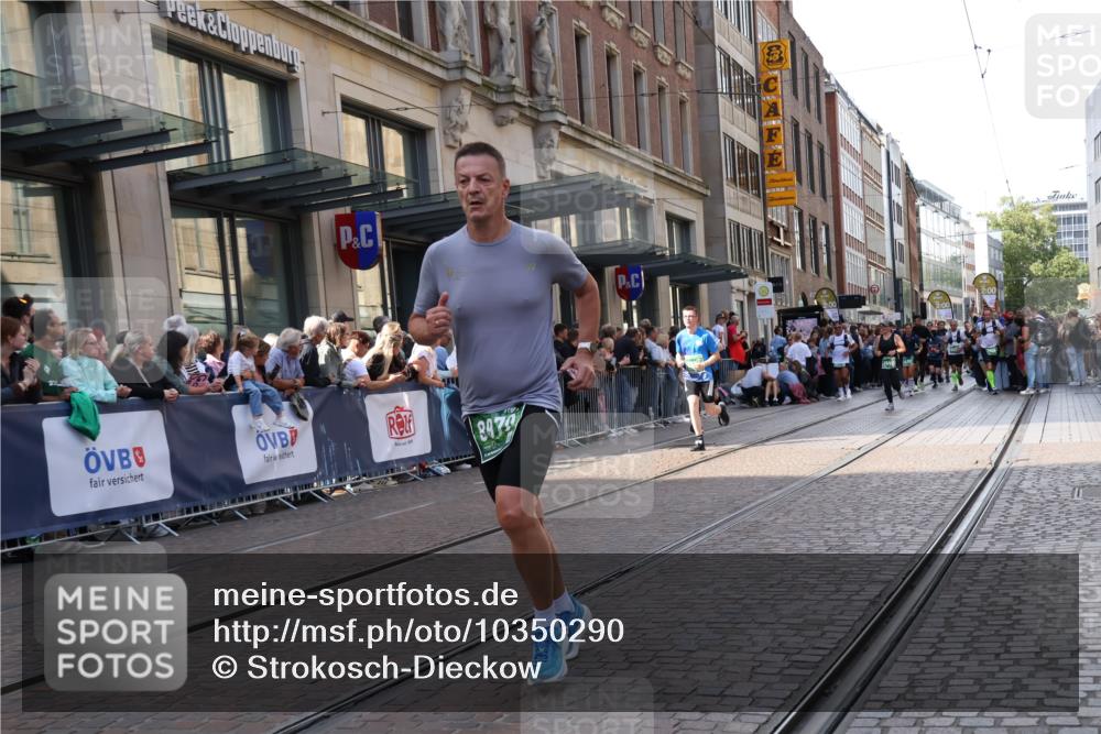 13.09.2026 - 21. swb-Marathon Bremen Strokosch-Dieckow http://msf.ph/oto/10350290 13.09.2026 13:31:40 Ziel 578, 846, 2310, 2934, 3205, 3244, 3278, 3946, 3989, 4030, 4566, 4797, 4979, 4998, 5158, 5325, 5363, 5899, 6116, 6213, 6354, 7242, 7260, 7526, 7790, 7818, 7964, 8048, 8078, 8247, 8610, 8970, 9016, 9033, 9188, 9640, 9785, 9914, 13151, 13231, 310, 922, 1600, 1627, 2602, 2707, 3115, 3152, 3239, 3343, 3392, 3579, 3858, 3859, 4164, 4258, 4273, 4692, 4889, 5426, 6039, 6062, 6100, 6193, 6213, 6581, 6602, 7032, 7260, 7608, 7941, 8042, 8205 meine-sportfotos.de