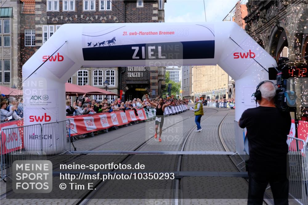 13.09.2026 - 21. swb-Marathon Bremen Tim E. http://msf.ph/oto/10350293 13.09.2026 12:17:44 Ziel  meine-sportfotos.de