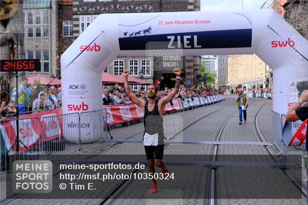 13.09.2026 - 21. swb-Marathon Bremen Tim E. http://msf.ph/oto/10350324 13.09.2026 12:17:46 Ziel  meine-sportfotos.de