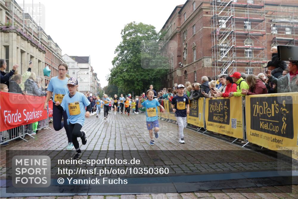 13.09.2026 - Kiel Lauf Yannick Fuchs http://msf.ph/oto/10350360 13.09.2026 08:57:28 Ziel 160, 700, 1546, 1769, 2128, 2129, 3382, 4834, 5006, 5984, 6459, 7478, 7715, 9062, 10876, 10892, 11356, 81, 2384, 3034, 3161, 3305, 3665, 4558, 4908, 5003, 5223, 5340, 5719, 5809, 6361, 6807, 7559, 7752, 7927, 8341, 9307, 9542, 9564, 9940, 10321, 10603, 11423, 11495, 11558, 12062, 12215, 12455, 12512, 406, 689, 1051, 1520, 1714, 2439, 3359, 3375, 3691, 4182, 4321, 4382, 4383, 5219, 5244, 5733, 5762, 5765, 7058, 7547, 7608, 7609, 9870, 81 meine-sportfotos.de