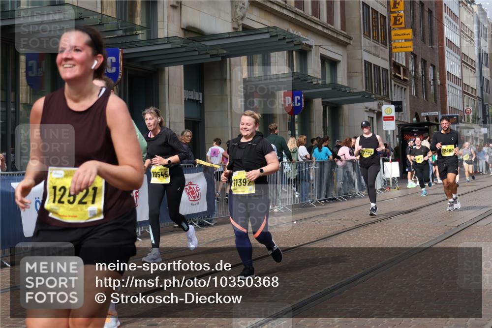 13.09.2026 - 21. swb-Marathon Bremen Strokosch-Dieckow http://msf.ph/oto/10350368 13.09.2026 11:13:18 Ziel 10330, 10484, 10545, 10766, 10883, 10889, 11078, 11084, 11392, 11670, 11954, 11999, 12010, 12280, 12460, 12521, 10804, 10893, 11048, 11357, 11606, 11627, 12050, 12060, 12393, 12418 meine-sportfotos.de
