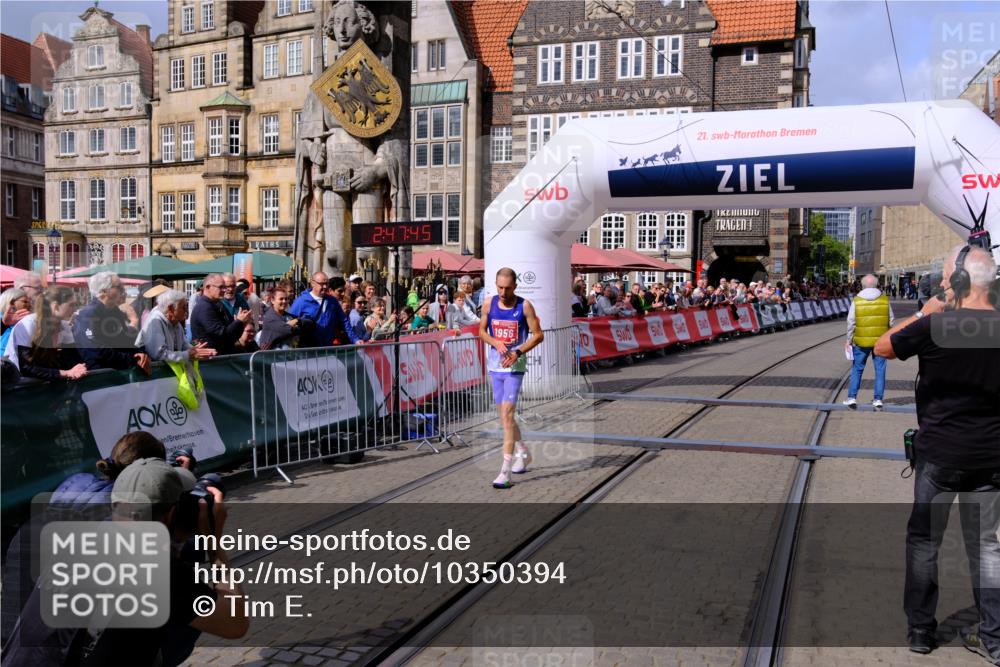 13.09.2026 - 21. swb-Marathon Bremen Tim E. http://msf.ph/oto/10350394 13.09.2026 12:18:35 Ziel  meine-sportfotos.de