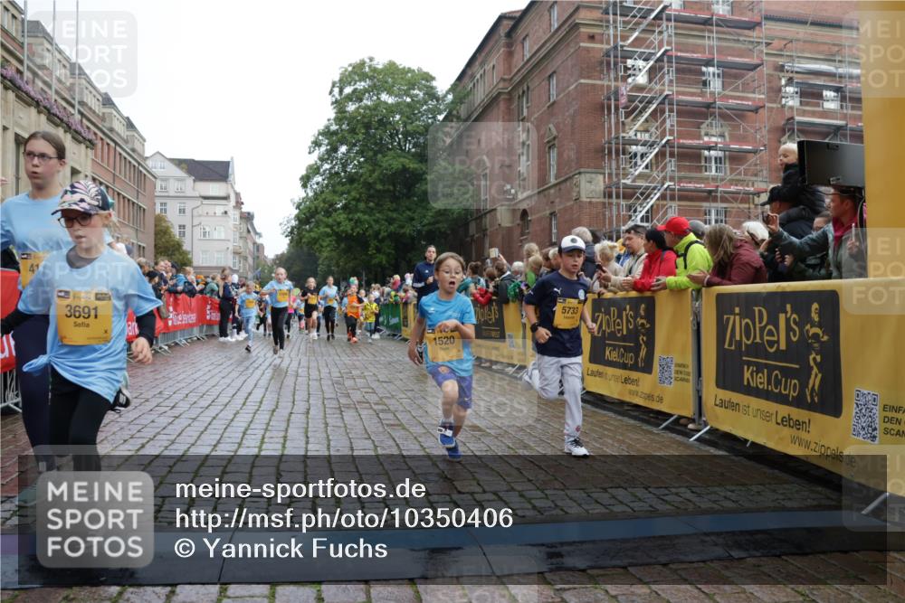 13.09.2026 - Kiel Lauf Yannick Fuchs http://msf.ph/oto/10350406 13.09.2026 08:57:28 Ziel 160, 700, 1546, 1769, 2128, 2129, 3382, 4834, 5006, 5984, 6459, 7478, 7715, 9062, 10876, 10892, 11356, 81, 2384, 3034, 3161, 3305, 3665, 4558, 4908, 5003, 5223, 5340, 5719, 5809, 6361, 6807, 7559, 7752, 7927, 8341, 9307, 9542, 9564, 9940, 10321, 10603, 11423, 11495, 11558, 12062, 12215, 12455, 12512, 406, 689, 1051, 1520, 1714, 2439, 3359, 3375, 3691, 4182, 4321, 4382, 4383, 5219, 5244, 5733, 5762, 5765, 7058, 7547, 7608, 7609, 9870, 81 meine-sportfotos.de