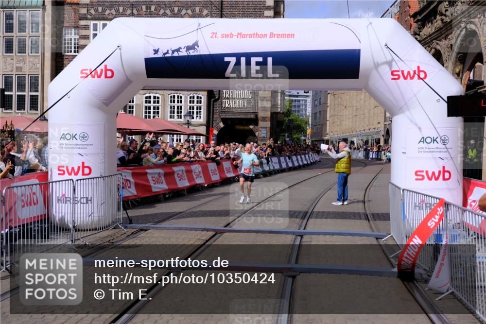 13.09.2026 - 21. swb-Marathon Bremen Tim E. http://msf.ph/oto/10350424 13.09.2026 12:19:57 Ziel  meine-sportfotos.de