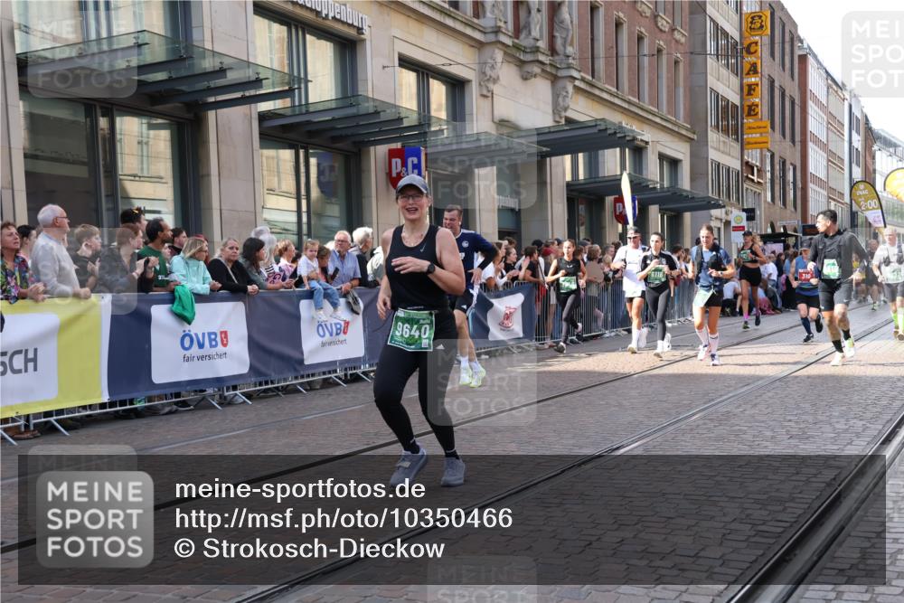 13.09.2026 - 21. swb-Marathon Bremen Strokosch-Dieckow http://msf.ph/oto/10350466 13.09.2026 13:31:46 Ziel 578, 846, 1369, 2310, 2934, 3205, 3946, 4030, 4566, 4797, 4979, 5325, 5628, 6116, 6258, 6475, 6875, 7182, 7242, 7526, 7818, 8048, 8247, 8610, 8970, 9016, 9394, 9640, 9785, 13029, 13182, 310, 922, 1600, 2707, 3115, 3152, 3239, 3244, 3278, 3579, 3858, 3859, 3989, 4030, 4164, 4258, 4273, 4692, 4889, 4998, 5158, 5363, 5426, 5899, 6039, 6062, 6100, 6193, 6213, 6354, 6581, 6602, 7032, 7260, 7608, 7941, 8042, 8205 meine-sportfotos.de