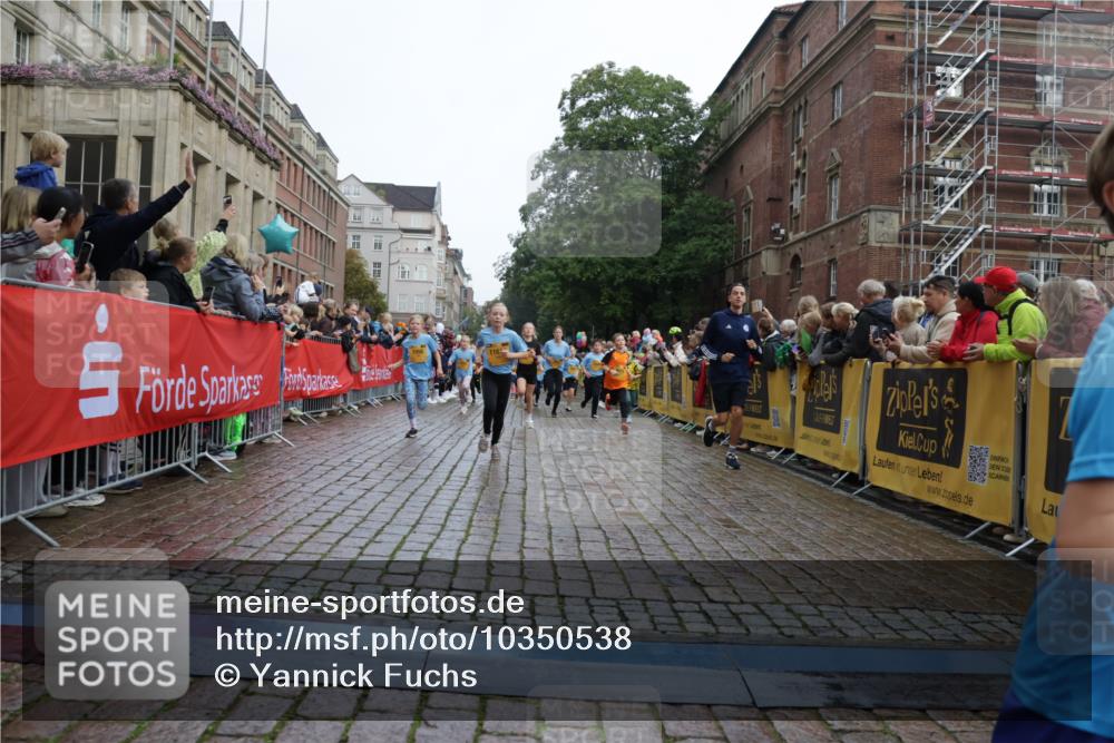13.09.2026 - Kiel Lauf Yannick Fuchs http://msf.ph/oto/10350538 13.09.2026 08:57:29 Ziel 160, 700, 1546, 1769, 2128, 2129, 3382, 4834, 5006, 5984, 6459, 7478, 7715, 9062, 9579, 10876, 10892, 11356, 81, 2384, 3034, 3161, 3305, 3382, 3665, 4908, 5003, 5340, 5719, 5809, 6361, 6807, 7559, 7752, 8341, 9542, 9564, 9940, 10321, 11423, 11495, 11558, 12062, 12215, 12455, 12512, 406, 689, 1051, 1520, 1714, 2439, 3359, 3375, 3691, 4182, 4321, 4382, 4383, 5219, 5244, 5733, 5762, 5765, 5895, 7058, 7547, 7604, 7608, 7609, 8668, 9870, 10889, 81 meine-sportfotos.de