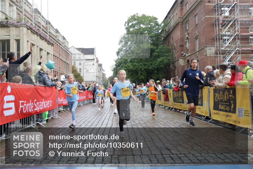 13.09.2026 - Kiel Lauf Yannick Fuchs http://msf.ph/oto/10350611 13.09.2026 08:57:30 Ziel 160, 700, 1546, 1769, 2128, 2129, 4834, 5006, 5984, 6459, 7478, 7715, 9062, 9579, 10876, 10892, 11356, 81, 2384, 3034, 3161, 3305, 3382, 3665, 4908, 5003, 5340, 5719, 5809, 6361, 7752, 8341, 9542, 9564, 9940, 10321, 10892, 11423, 11495, 11558, 12215, 12455, 12512, 406, 689, 1051, 1520, 1714, 2439, 3020, 3359, 3375, 3691, 4182, 4321, 4382, 4383, 5219, 5244, 5666, 5733, 5762, 5765, 5895, 7058, 7547, 7604, 7608, 7609, 8668, 8838, 9870, 10889, 11227, 81 meine-sportfotos.de