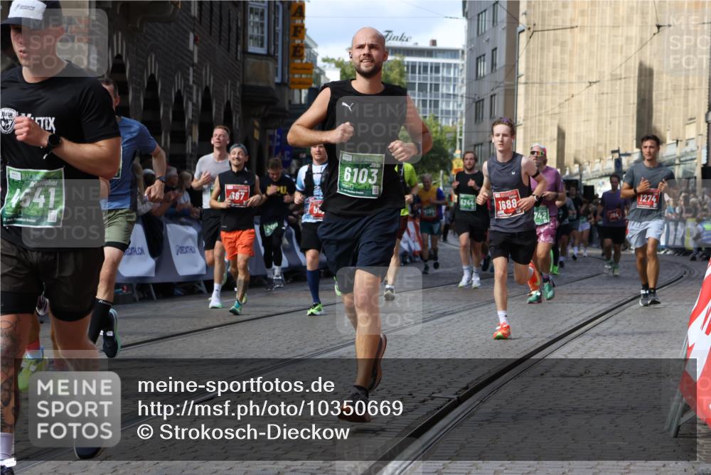 13.09.2026 - 21. swb-Marathon Bremen Strokosch-Dieckow http://msf.ph/oto/10350669 13.09.2026 13:29:24 Ziel 394, 430, 565, 687, 722, 725, 745, 936, 1014, 1274, 1688, 2023, 2070, 2223, 2378, 2851, 3419, 3665, 3938, 4590, 5036, 5225, 5865, 6099, 6937, 6955, 7149, 7361, 8984, 8985, 9661, 1083, 1243, 1581, 2076, 2301, 2742, 2957, 3030, 3721, 4576, 5244, 5599, 6006, 6384, 6499, 6690, 6930, 7013, 7384, 7426, 7649, 8009, 8481, 8594, 8831, 10013, 13031 meine-sportfotos.de