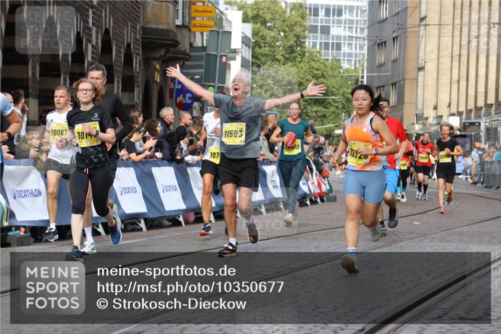 13.09.2026 - 21. swb-Marathon Bremen Strokosch-Dieckow http://msf.ph/oto/10350677 13.09.2026 10:54:36 Ziel 10359, 10503, 10577, 10631, 10749, 10837, 10884, 10996, 11099, 11118, 11290, 11329, 11361, 11476, 11765, 11843, 11989, 11998, 10589, 10608, 10704, 11040, 11174, 11569, 11874, 12519, 12800, 13526 meine-sportfotos.de