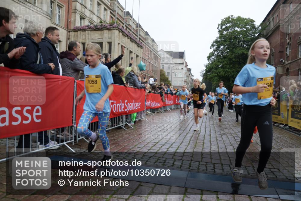 13.09.2026 - Kiel Lauf Yannick Fuchs http://msf.ph/oto/10350726 13.09.2026 08:57:31 Ziel 160, 406, 700, 1546, 1769, 2128, 2129, 4834, 5006, 5984, 6459, 7478, 7715, 9062, 9579, 10876, 11356, 2384, 3034, 3305, 3382, 3665, 4908, 5003, 5340, 5719, 5809, 6361, 7752, 8341, 9542, 9564, 9940, 10321, 10892, 11423, 11495, 11558, 12215, 12455, 12512, 689, 1051, 1520, 1714, 2439, 3020, 3359, 3375, 3691, 4182, 4321, 4382, 4383, 5219, 5244, 5666, 5733, 5762, 5765, 5895, 6056, 7058, 7547, 7604, 7608, 7609, 8668, 8838, 9870, 9872, 10847, 10889, 11227, 81 meine-sportfotos.de