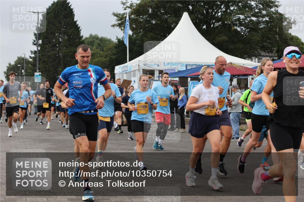 13.09.2026 - Kiel Lauf Andreas Tolksdorf http://msf.ph/oto/10350754 13.09.2026 09:55:37 Kiellinie 1599, 1, 11, 11, 11566, 11668, 650 meine-sportfotos.de