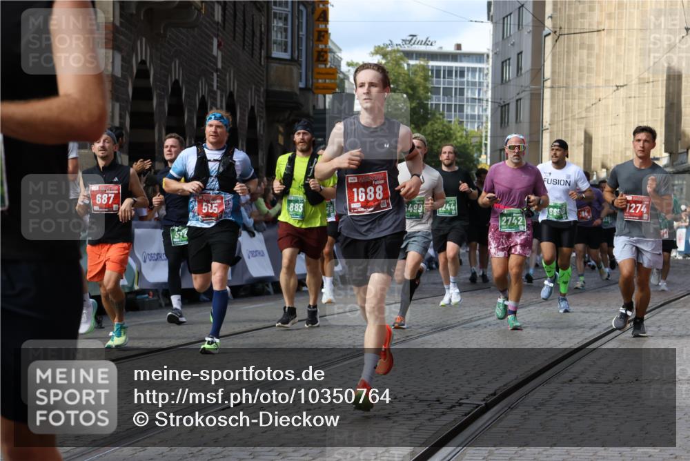 13.09.2026 - 21. swb-Marathon Bremen Strokosch-Dieckow http://msf.ph/oto/10350764 13.09.2026 13:29:25 Ziel 394, 430, 565, 687, 725, 745, 936, 1014, 1274, 1688, 2023, 2070, 2223, 2378, 3796, 3938, 4590, 5036, 5225, 5865, 6099, 6937, 7149, 7361, 8984, 8985, 9661, 1083, 1243, 1581, 2076, 2742, 3030, 3721, 4576, 5244, 5599, 6006, 6384, 6499, 6690, 6930, 7384, 7426, 7649, 7884, 8481, 8594, 8831, 9770, 10013, 13031 meine-sportfotos.de