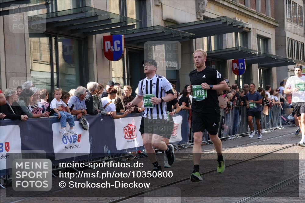 13.09.2026 - 21. swb-Marathon Bremen Strokosch-Dieckow http://msf.ph/oto/10350800 13.09.2026 13:31:53 Ziel 287, 1369, 2310, 2910, 2934, 3402, 3441, 3650, 3922, 3946, 4057, 4471, 4566, 4655, 4797, 4835, 4979, 5628, 6116, 6258, 6475, 6857, 6875, 7150, 7182, 7526, 7553, 7572, 7818, 8610, 8632, 9198, 9283, 9394, 9640, 9779, 13029, 13182, 13244, 310, 578, 846, 3115, 3205, 3239, 3244, 3278, 3858, 3989, 4030, 4164, 4273, 4692, 4889, 4998, 5158, 5325, 5363, 5426, 5899, 6039, 6062, 6100, 6193, 6213, 6354, 6581, 6602, 7032, 7242, 7260, 7608, 7941, 8042, 8205 meine-sportfotos.de