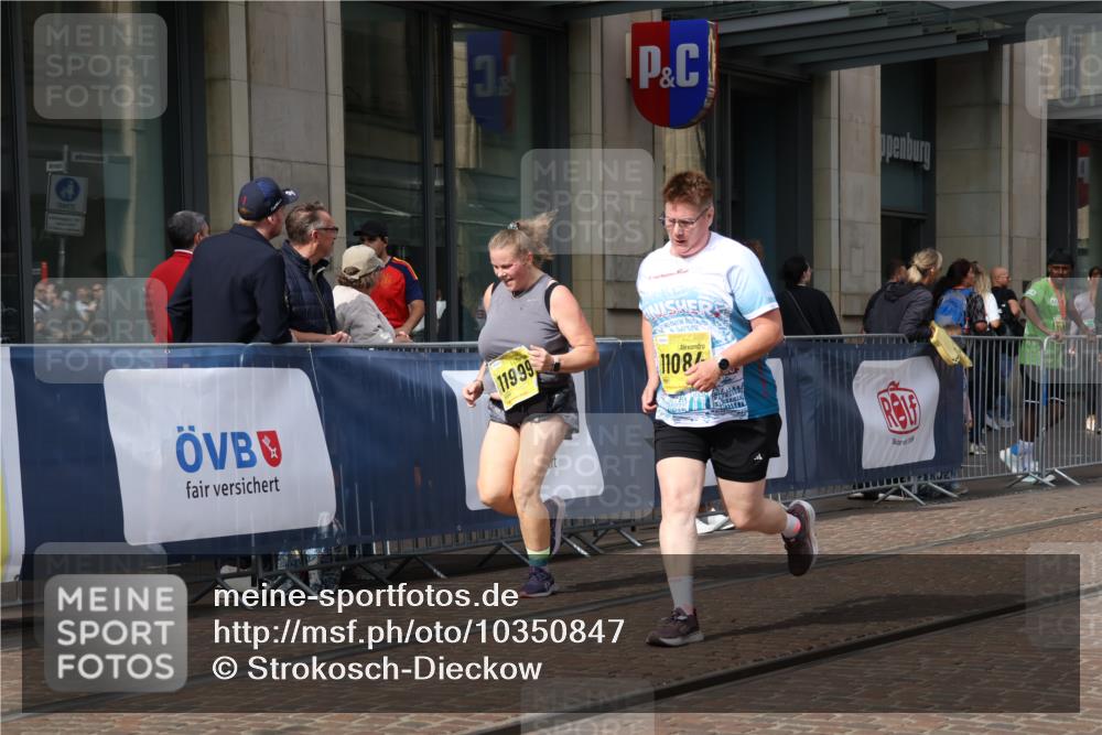 13.09.2026 - 21. swb-Marathon Bremen Strokosch-Dieckow http://msf.ph/oto/10350847 13.09.2026 11:13:29 Ziel 10330, 10766, 10799, 10889, 11078, 11084, 11999, 12010, 10484, 10545, 10883, 11048, 11392, 11670, 11954, 12280, 12460, 12521 meine-sportfotos.de