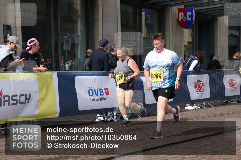 13.09.2026 - 21. swb-Marathon Bremen Strokosch-Dieckow http://msf.ph/oto/10350864 13.09.2026 11:13:30 Ziel 10330, 10491, 10766, 10799, 10880, 10889, 11078, 11084, 11999, 12010, 10484, 10545, 10883, 11048, 11392, 11670, 11954, 12280, 12460, 12521 meine-sportfotos.de