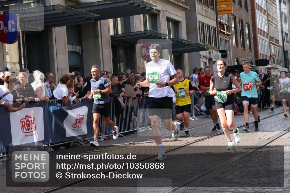 13.09.2026 - 21. swb-Marathon Bremen Strokosch-Dieckow http://msf.ph/oto/10350868 13.09.2026 13:31:54 Ziel 287, 1369, 2310, 2910, 2934, 3402, 3441, 3650, 3922, 3946, 4057, 4471, 4566, 4655, 4797, 4835, 4979, 5628, 6116, 6258, 6475, 6781, 6857, 6875, 6900, 7150, 7182, 7526, 7553, 7572, 7818, 8610, 8632, 9198, 9283, 9394, 9640, 9719, 9779, 13029, 13182, 13244, 310, 578, 846, 3115, 3205, 3239, 3244, 3278, 3858, 3989, 4030, 4164, 4273, 4692, 4979, 4998, 5158, 5325, 5363, 5426, 5899, 6062, 6100, 6193, 6213, 6354, 6581, 6602, 7032, 7242, 7260, 7608, 7941, 8042, 8205 meine-sportfotos.de