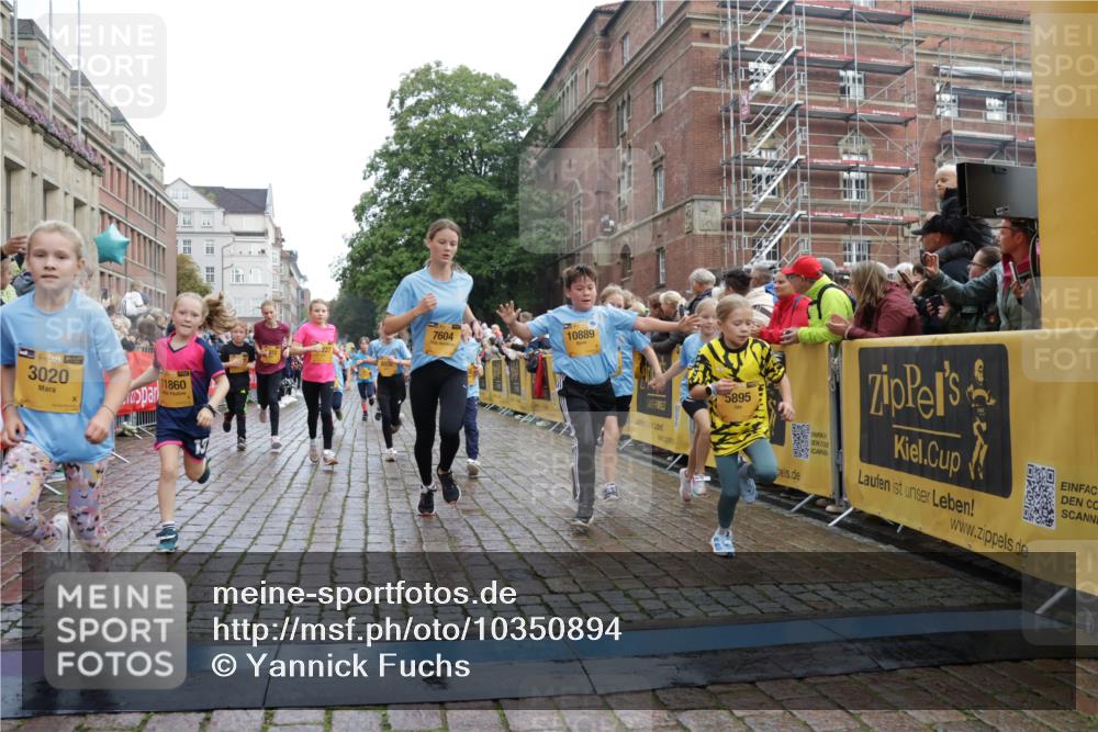 13.09.2026 - Kiel Lauf Yannick Fuchs http://msf.ph/oto/10350894 13.09.2026 08:57:32 Ziel 160, 406, 700, 1051, 1546, 1769, 2128, 2129, 4834, 5006, 5984, 6459, 7478, 7715, 9062, 9579, 10428, 10876, 11356, 2384, 3034, 3305, 3382, 3665, 4908, 5003, 5340, 5719, 5809, 6361, 7752, 8341, 9542, 9564, 10321, 10892, 11423, 11495, 11558, 12215, 12455, 12512, 57, 689, 1520, 1714, 2439, 3020, 3359, 3375, 3691, 4182, 4185, 4321, 4382, 4383, 5219, 5244, 5666, 5733, 5762, 5765, 5895, 6056, 7058, 7547, 7604, 7608, 7609, 8668, 8838, 9870, 9872, 10847, 10889, 11227, 81 meine-sportfotos.de