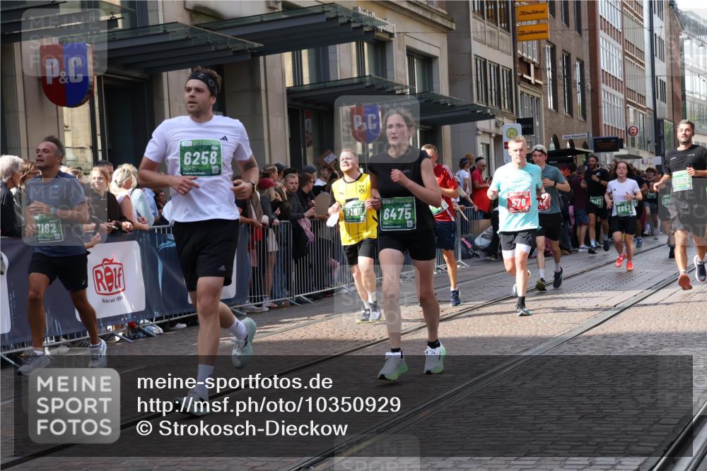 13.09.2026 - 21. swb-Marathon Bremen Strokosch-Dieckow http://msf.ph/oto/10350929 13.09.2026 13:31:55 Ziel 287, 1369, 2310, 2910, 2934, 3402, 3441, 3650, 3922, 3946, 4057, 4471, 4566, 4655, 4797, 4835, 5628, 6116, 6258, 6475, 6781, 6857, 6875, 6900, 7150, 7182, 7526, 7553, 7572, 7818, 8610, 8632, 9151, 9198, 9283, 9394, 9640, 9719, 9779, 13029, 13182, 13244, 310, 578, 846, 3115, 3205, 3239, 3244, 3278, 3858, 3946, 3989, 4030, 4164, 4273, 4692, 4979, 4998, 5158, 5325, 5363, 5426, 5899, 6062, 6100, 6193, 6213, 6354, 6581, 6602, 7032, 7242, 7260, 7608, 7941, 8042, 8205 meine-sportfotos.de