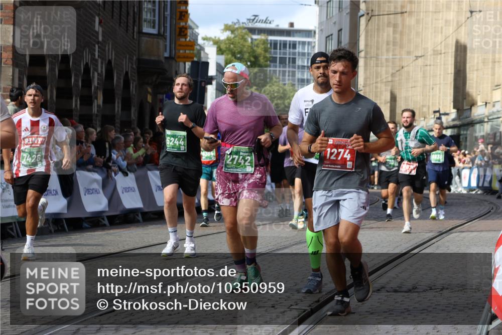 13.09.2026 - 21. swb-Marathon Bremen Strokosch-Dieckow http://msf.ph/oto/10350959 13.09.2026 13:29:28 Ziel 303, 394, 565, 596, 651, 687, 745, 936, 1274, 1545, 1688, 1823, 2023, 2070, 2223, 2867, 3796, 3912, 3938, 4590, 5036, 5225, 6030, 6099, 7149, 7361, 7860, 8984, 9249, 9661, 10128, 124, 1243, 1581, 2076, 2289, 2742, 3030, 4576, 5244, 6006, 6384, 6690, 6930, 7079, 7384, 7426, 7884, 8481, 8594, 8831, 9534, 9747, 9770, 10013, 13031 meine-sportfotos.de