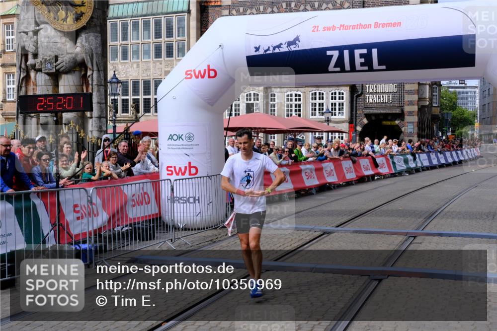 13.09.2026 - 21. swb-Marathon Bremen Tim E. http://msf.ph/oto/10350969 13.09.2026 12:22:51 Ziel 176 meine-sportfotos.de