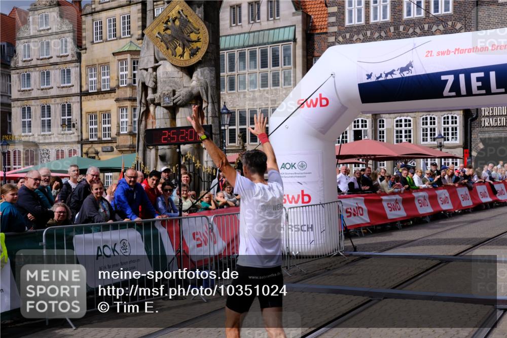 13.09.2026 - 21. swb-Marathon Bremen Tim E. http://msf.ph/oto/10351024 13.09.2026 12:22:55 Ziel 176 meine-sportfotos.de