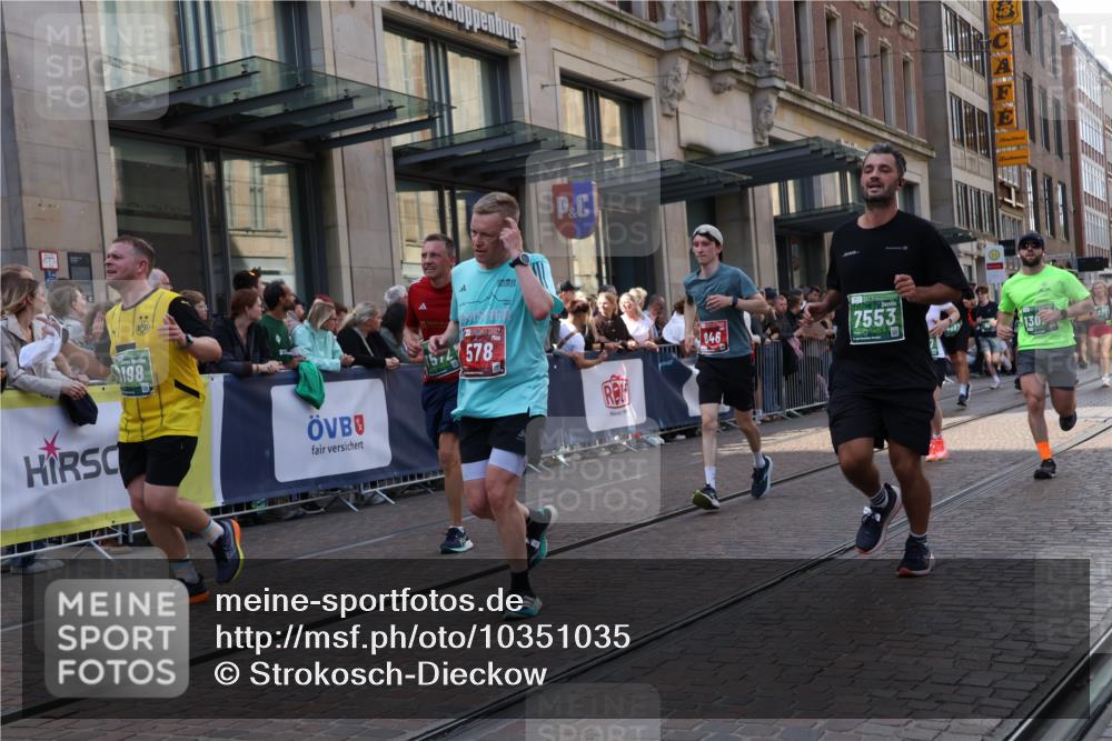 13.09.2026 - 21. swb-Marathon Bremen Strokosch-Dieckow http://msf.ph/oto/10351035 13.09.2026 13:31:59 Ziel 287, 1369, 2310, 2910, 3402, 3429, 3441, 3650, 3922, 4057, 4263, 4471, 4566, 4655, 4797, 4835, 5281, 5628, 6258, 6475, 6518, 6781, 6857, 6875, 6900, 7150, 7173, 7182, 7553, 7572, 7818, 8632, 9040, 9151, 9198, 9283, 9394, 9719, 9779, 13029, 13182, 13208, 13244, 310, 578, 846, 2934, 3115, 3205, 3239, 3244, 3278, 3858, 3946, 3989, 4030, 4164, 4797, 4979, 4998, 5158, 5325, 5363, 5426, 5899, 6062, 6100, 6116, 6193, 6213, 6354, 6602, 7242, 7260, 7526, 7608, 7941 meine-sportfotos.de