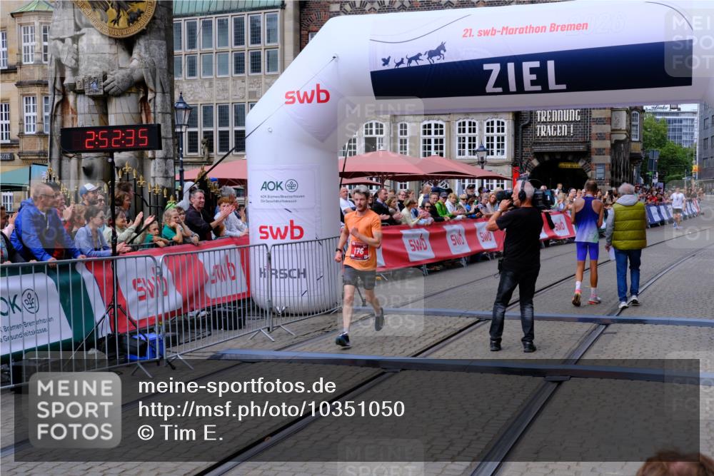 13.09.2026 - 21. swb-Marathon Bremen Tim E. http://msf.ph/oto/10351050 13.09.2026 12:23:25 Ziel  meine-sportfotos.de