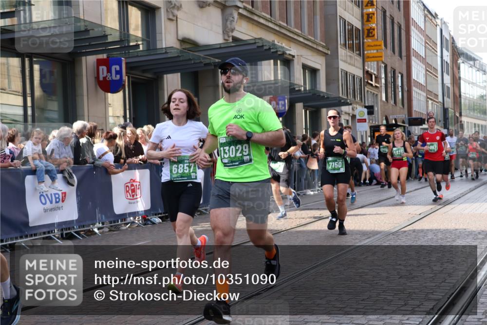 13.09.2026 - 21. swb-Marathon Bremen Strokosch-Dieckow http://msf.ph/oto/10351090 13.09.2026 13:32:00 Ziel 287, 1369, 2292, 2293, 2310, 2910, 3402, 3429, 3441, 3650, 3922, 4057, 4263, 4380, 4471, 4566, 4655, 4835, 5281, 5628, 6258, 6475, 6518, 6593, 6781, 6857, 6875, 6900, 7150, 7173, 7182, 7553, 7572, 7818, 8632, 9040, 9151, 9198, 9283, 9394, 9719, 9779, 13029, 13182, 13208, 13244, 310, 578, 846, 2934, 3115, 3205, 3239, 3244, 3278, 3858, 3946, 3989, 4030, 4164, 4797, 4979, 4998, 5158, 5325, 5363, 5899, 6062, 6100, 6116, 6193, 6213, 6354, 6602, 7242, 7260, 7526, 7608, 7941 meine-sportfotos.de