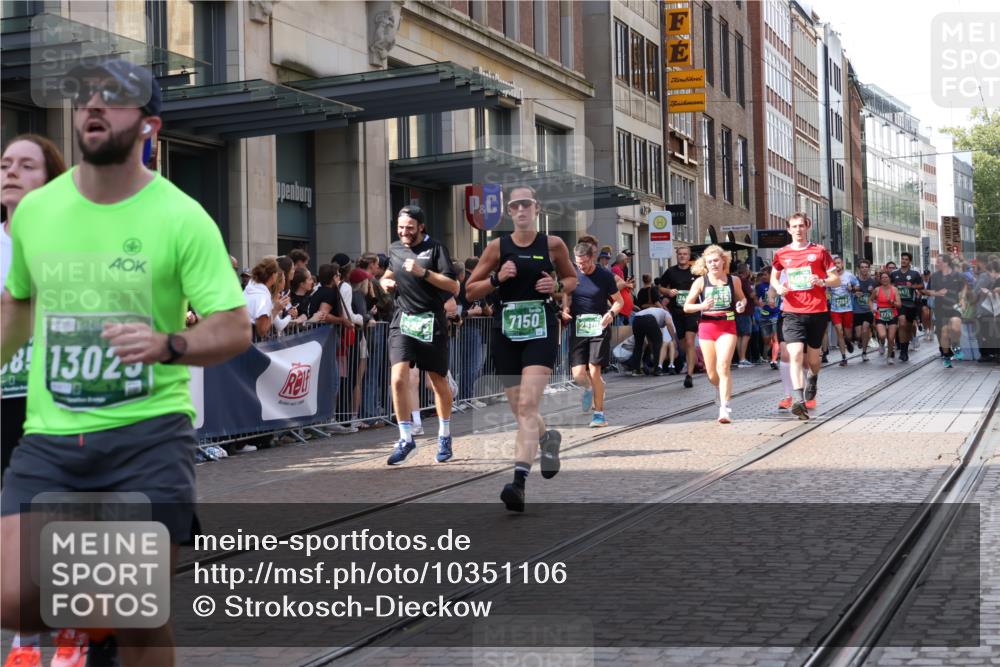 13.09.2026 - 21. swb-Marathon Bremen Strokosch-Dieckow http://msf.ph/oto/10351106 13.09.2026 13:32:01 Ziel 287, 1369, 2292, 2293, 2310, 2910, 3402, 3429, 3441, 3650, 3922, 4057, 4263, 4380, 4471, 4566, 4655, 4835, 5281, 5628, 6258, 6475, 6518, 6593, 6781, 6857, 6875, 6900, 7150, 7173, 7182, 7553, 7572, 7818, 8632, 9040, 9151, 9198, 9283, 9394, 9719, 9779, 13029, 13182, 13208, 13244, 578, 846, 2310, 2934, 3115, 3205, 3239, 3244, 3278, 3946, 3989, 4030, 4164, 4797, 4979, 4998, 5158, 5325, 5363, 5899, 6062, 6100, 6116, 6193, 6213, 6354, 6602, 7242, 7260, 7526 meine-sportfotos.de