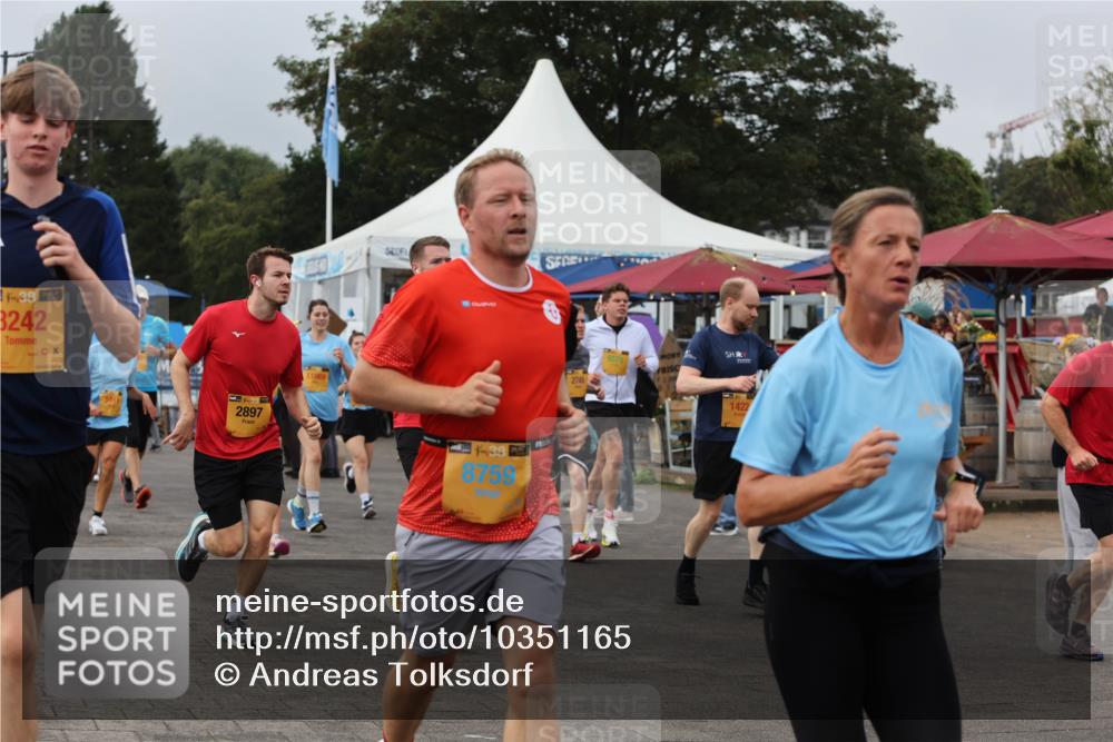 13.09.2026 - Kiel Lauf Andreas Tolksdorf http://msf.ph/oto/10351165 13.09.2026 09:55:48 Kiellinie 38, 3242, 2897, 11069, 4, 38, 8759, 2745, 1422 meine-sportfotos.de